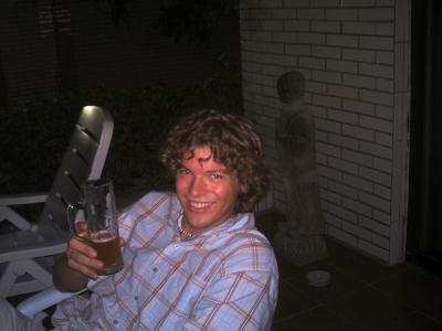 Paulaner kann man sich hier auch besorgen, wenn auch nicht so billig :)